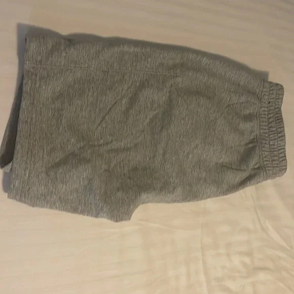 Abercrombie shorts - Picture 2 of 4